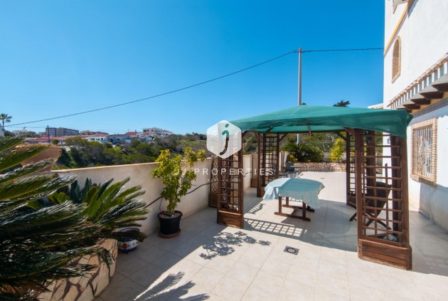 Resale - Villa -
Torrevieja - La Mata