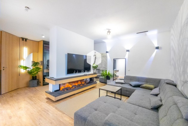 Z drugiej ręki - Villa -
Torrevieja - El chaparral