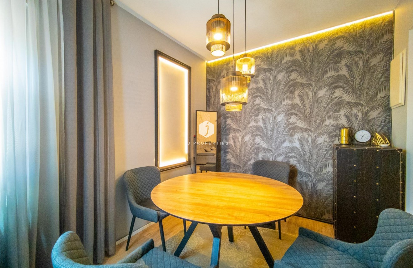 Z drugiej ręki - Villa -
Torrevieja - El chaparral