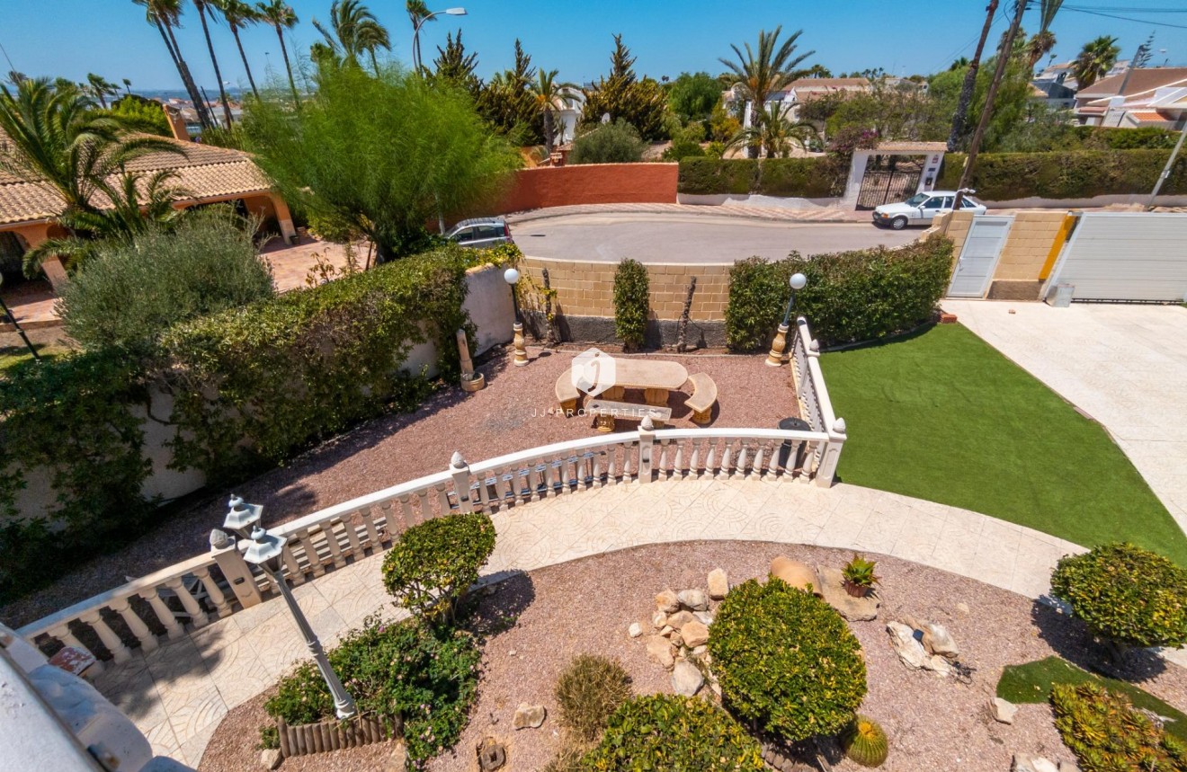 Z drugiej ręki - Villa -
Torrevieja - El chaparral