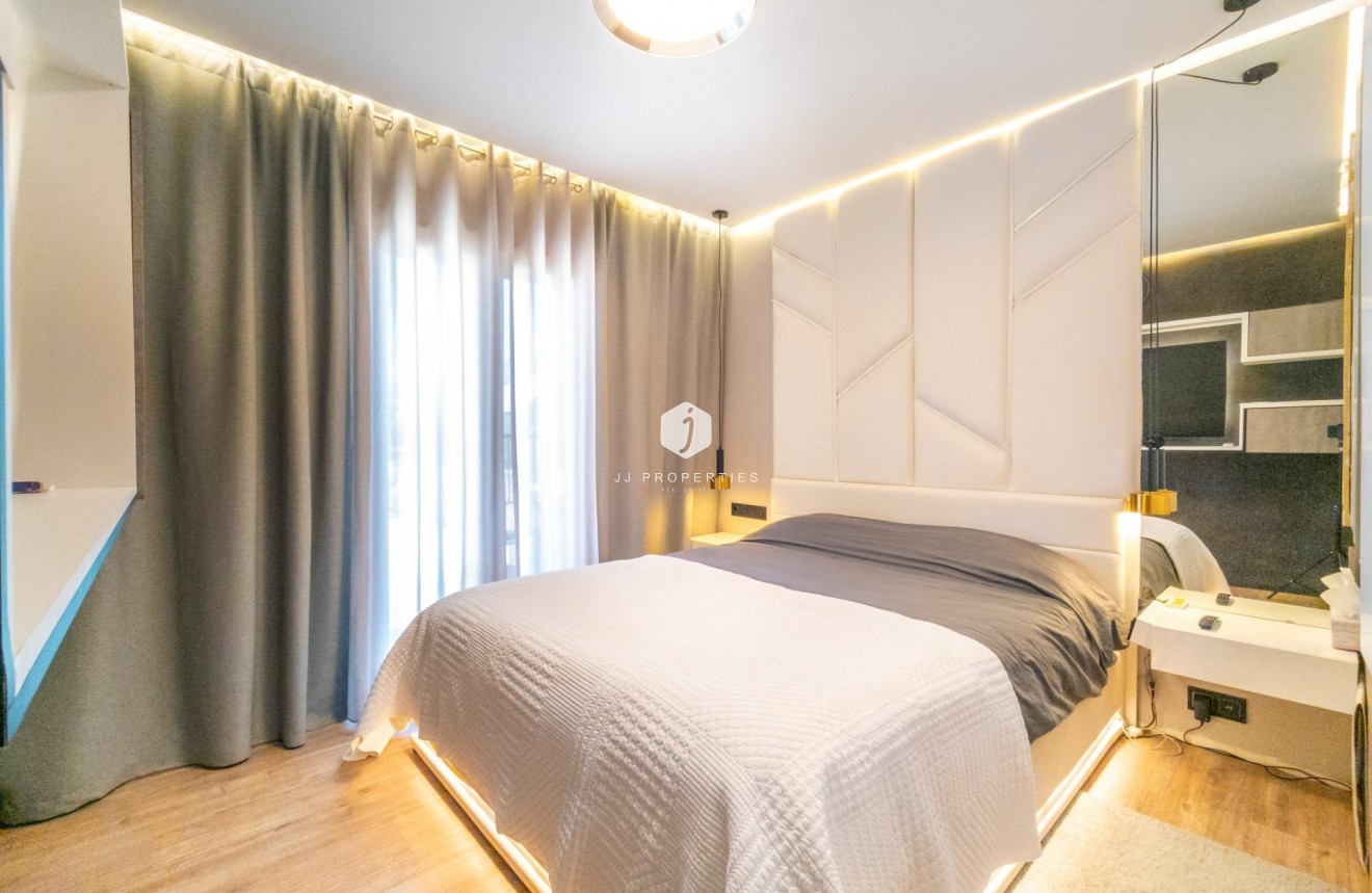 Z drugiej ręki - Villa -
Torrevieja - El chaparral