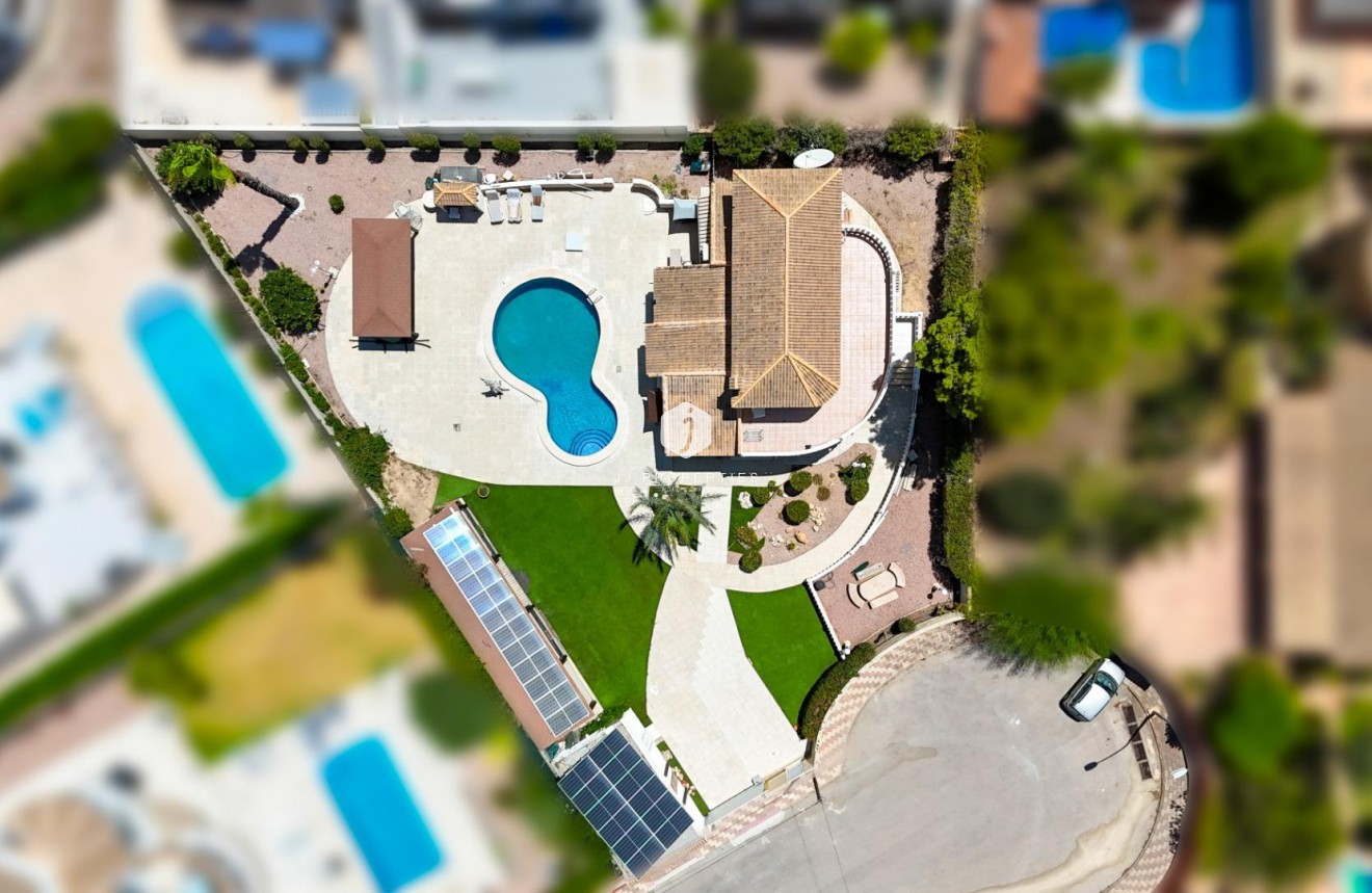 Z drugiej ręki - Villa -
Torrevieja - El chaparral