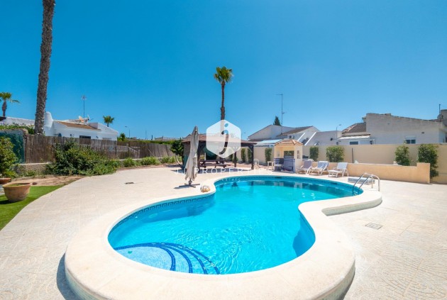 Z drugiej ręki - Villa -
Torrevieja - El chaparral