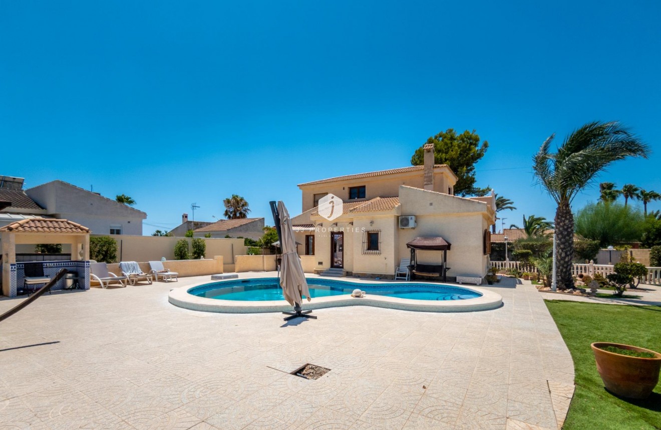 Z drugiej ręki - Villa -
Torrevieja - El chaparral