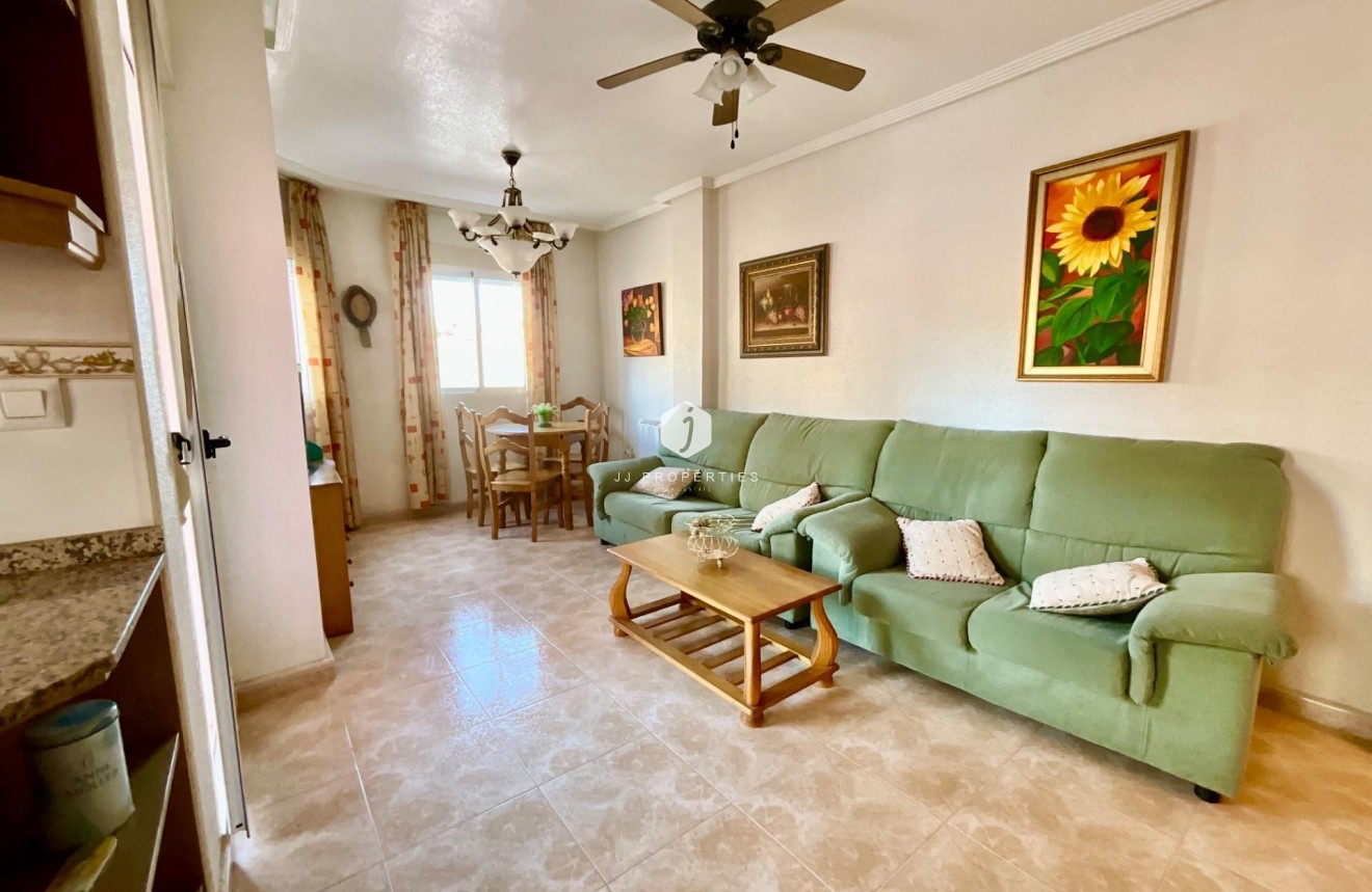 Z drugiej ręki - Mieszkanie w bloku -
Torrevieja - PARQUE DE LAS NACIONES