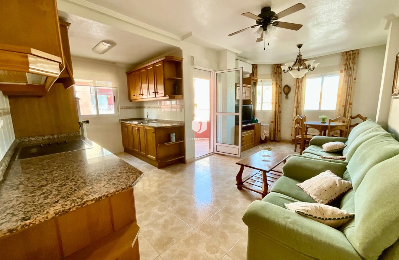 Z drugiej ręki - Mieszkanie w bloku -
Torrevieja - PARQUE DE LAS NACIONES