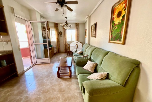 Z drugiej ręki - Mieszkanie w bloku -
Torrevieja - PARQUE DE LAS NACIONES