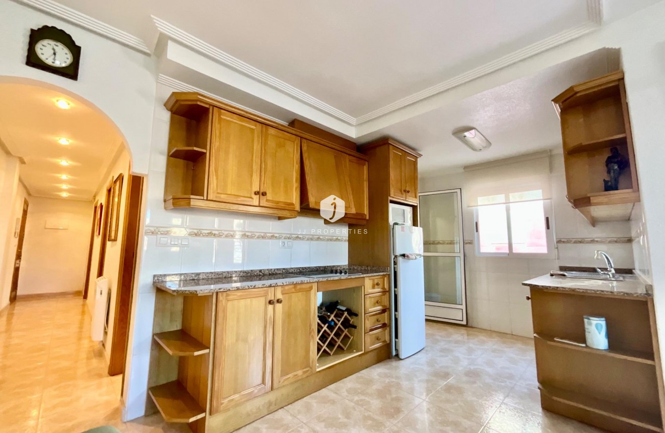 Z drugiej ręki - Mieszkanie w bloku -
Torrevieja - PARQUE DE LAS NACIONES