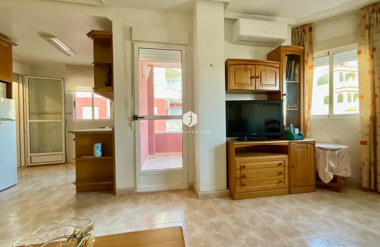 Z drugiej ręki - Mieszkanie w bloku -
Torrevieja - PARQUE DE LAS NACIONES