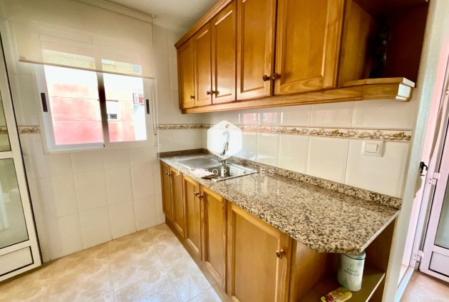 Z drugiej ręki - Mieszkanie w bloku -
Torrevieja - PARQUE DE LAS NACIONES