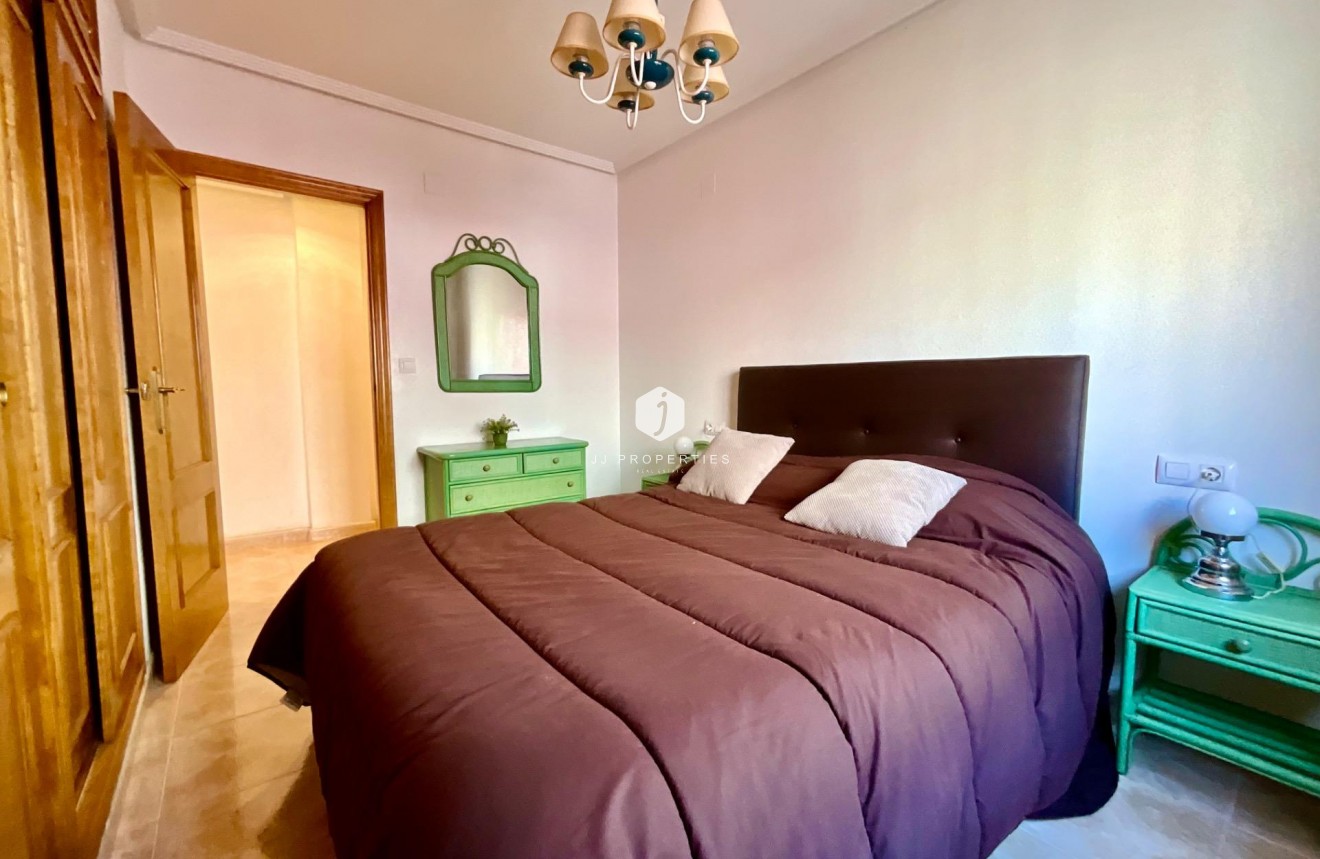 Z drugiej ręki - Mieszkanie w bloku -
Torrevieja - PARQUE DE LAS NACIONES