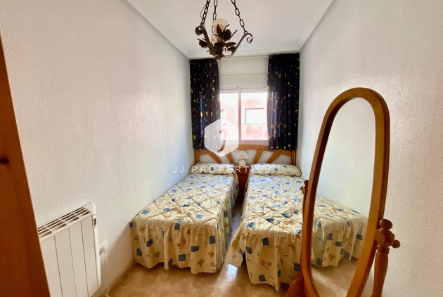 Z drugiej ręki - Mieszkanie w bloku -
Torrevieja - PARQUE DE LAS NACIONES