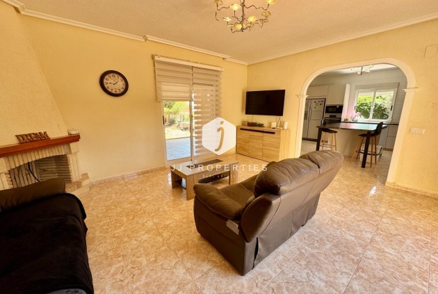 D'occasion - Villa -
Dolores - Cmno. Escorredor