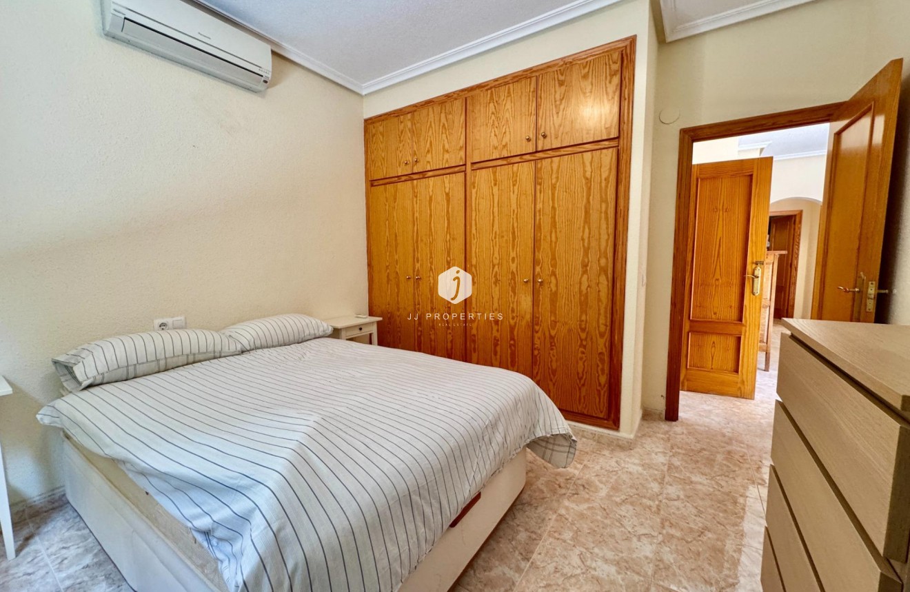 D'occasion - Villa -
Dolores - Cmno. Escorredor