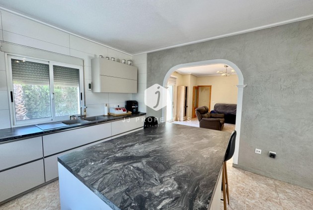 D'occasion - Villa -
Dolores - Cmno. Escorredor