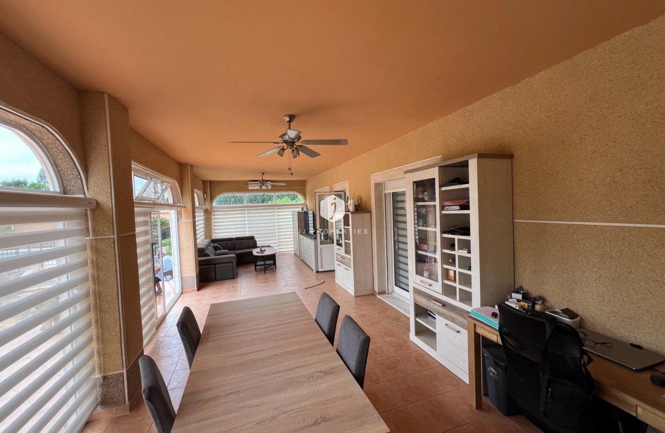 D'occasion - Villa -
Dolores - Cmno. Escorredor