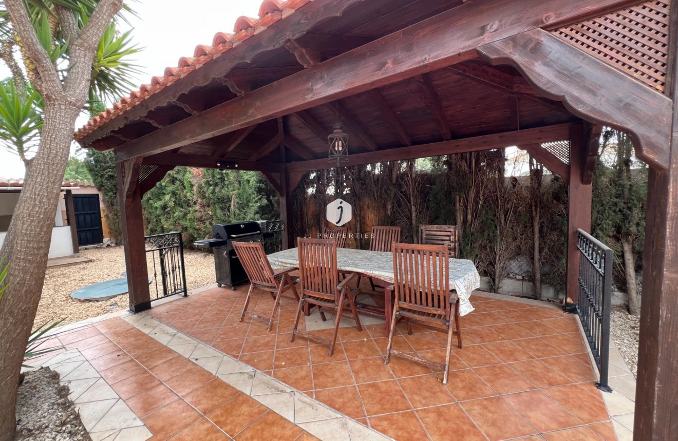 D'occasion - Villa -
Dolores - Cmno. Escorredor