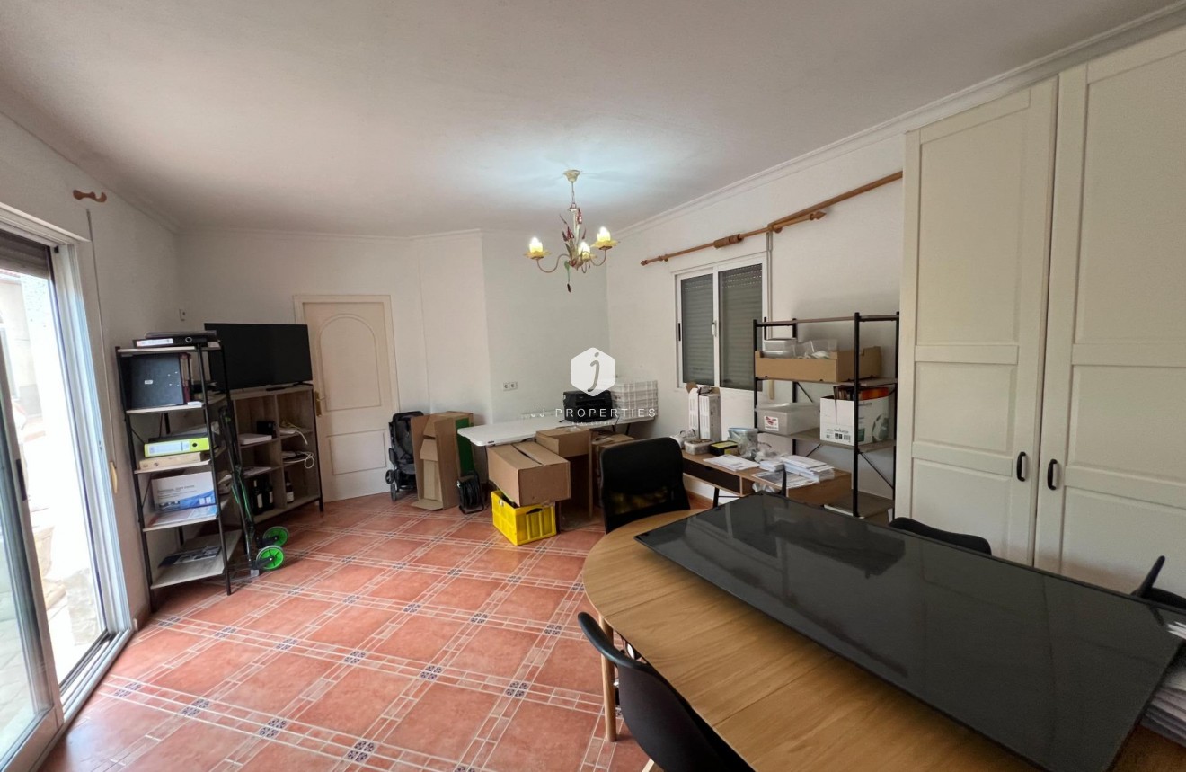 D'occasion - Villa -
Dolores - Cmno. Escorredor