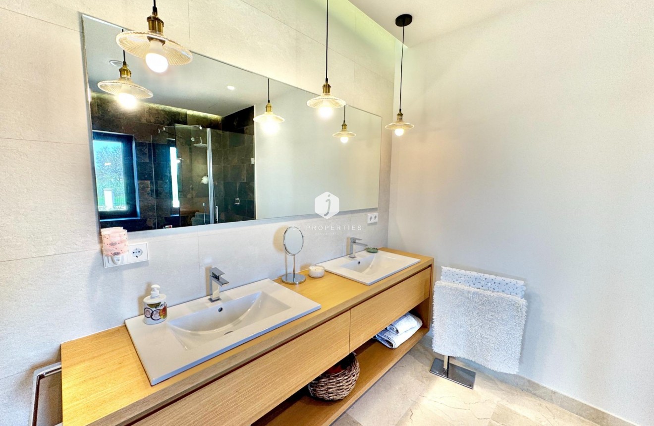 Resale - Villa -
Dolores - Comunidad Valenciana