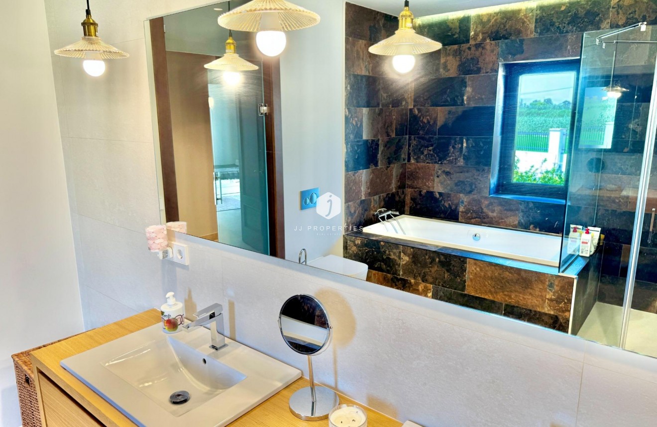 Resale - Villa -
Dolores - Comunidad Valenciana