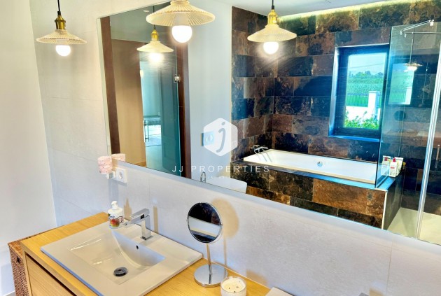 Resale - Villa -
Dolores - Comunidad Valenciana