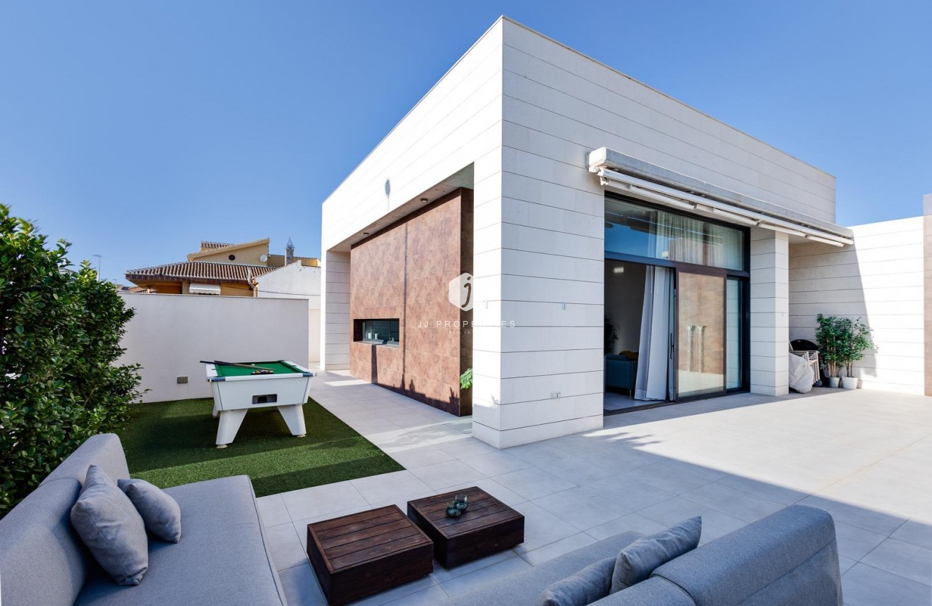 Obra nueva - Villa -
Pilar de la Horadada