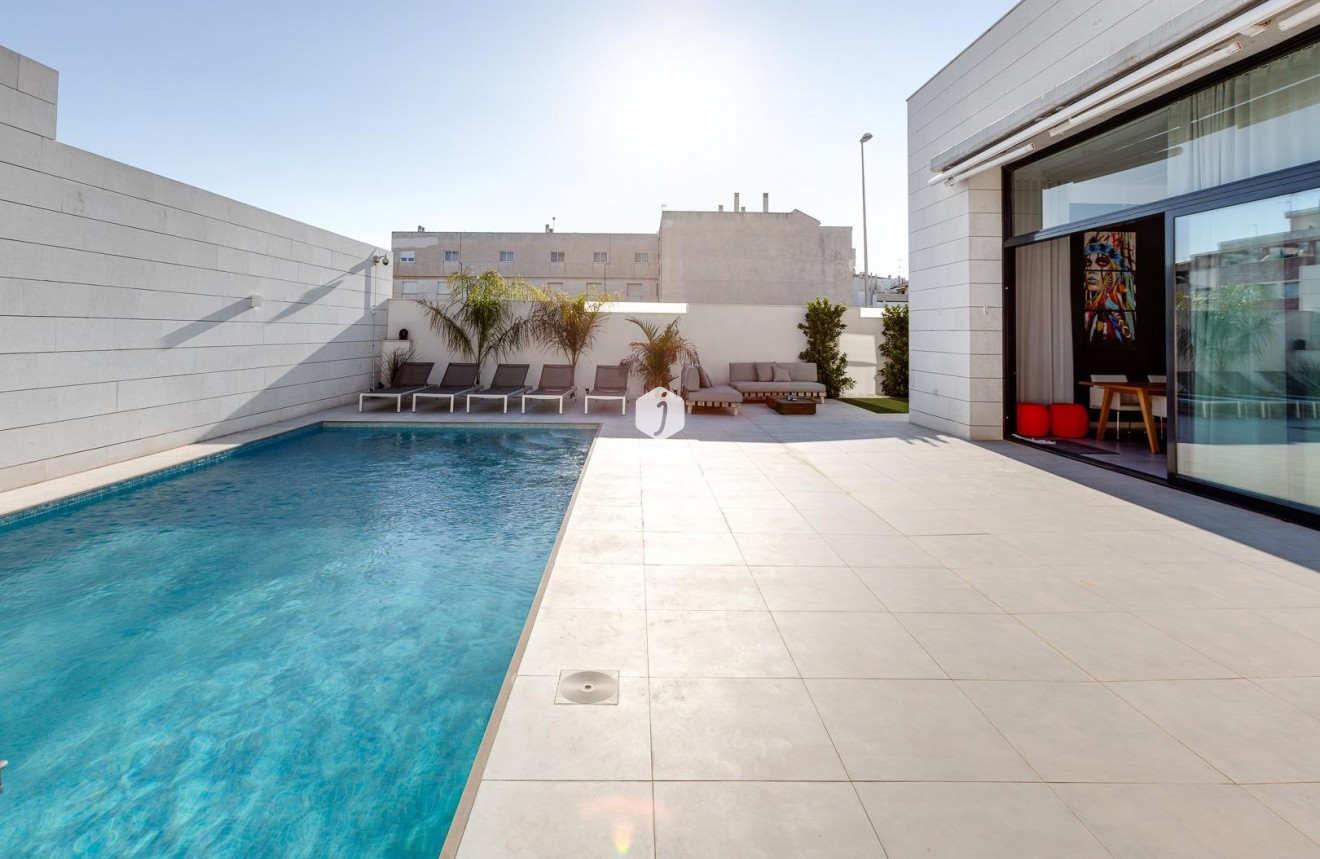 Obra nueva - Villa -
Pilar de la Horadada