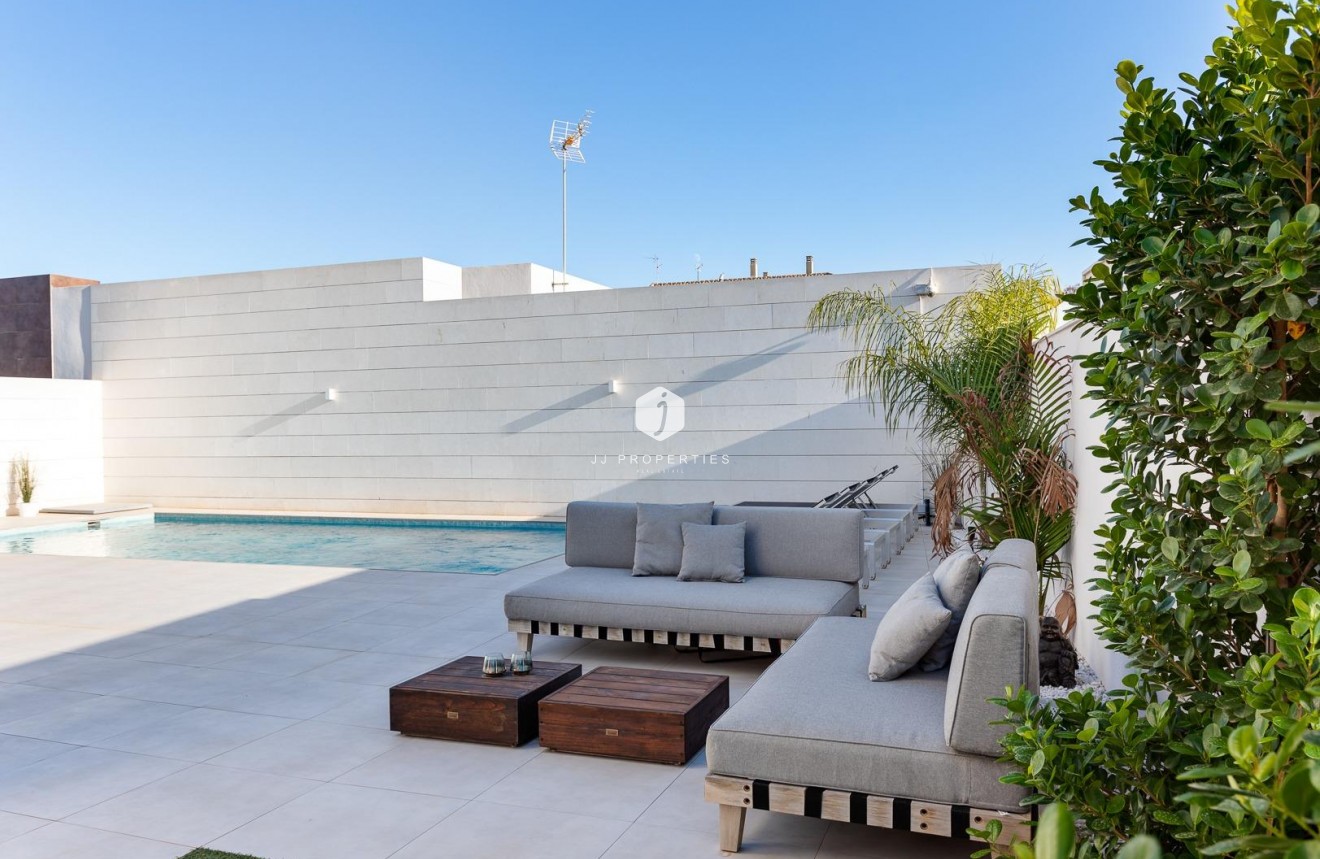 Obra nueva - Villa -
Pilar de la Horadada