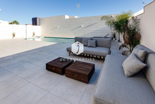 Obra nueva - Villa -
Pilar de la Horadada