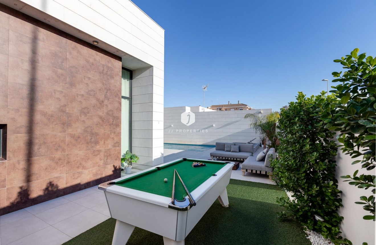 Obra nueva - Villa -
Pilar de la Horadada