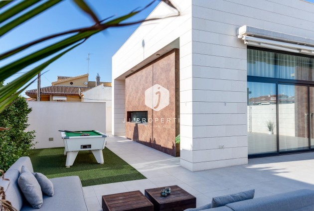 Obra nueva - Villa -
Pilar de la Horadada