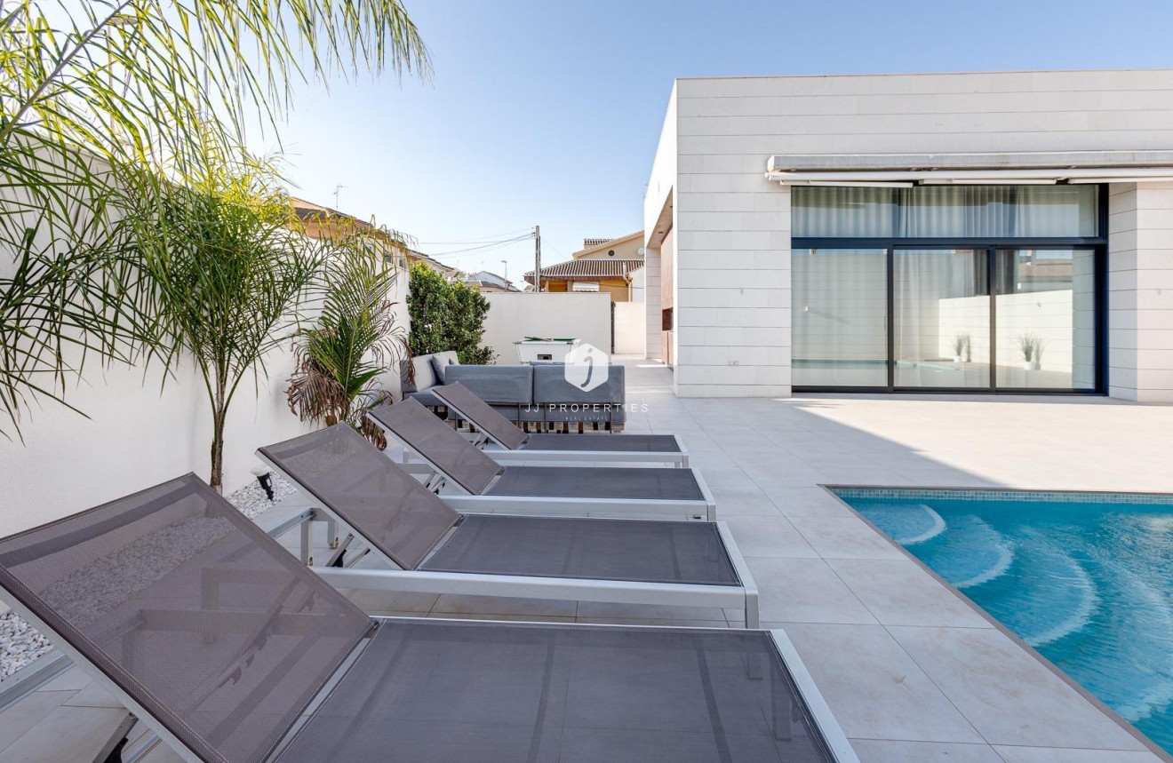 Obra nueva - Villa -
Pilar de la Horadada