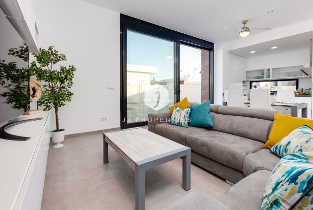 Obra nueva - Villa -
Pilar de la Horadada