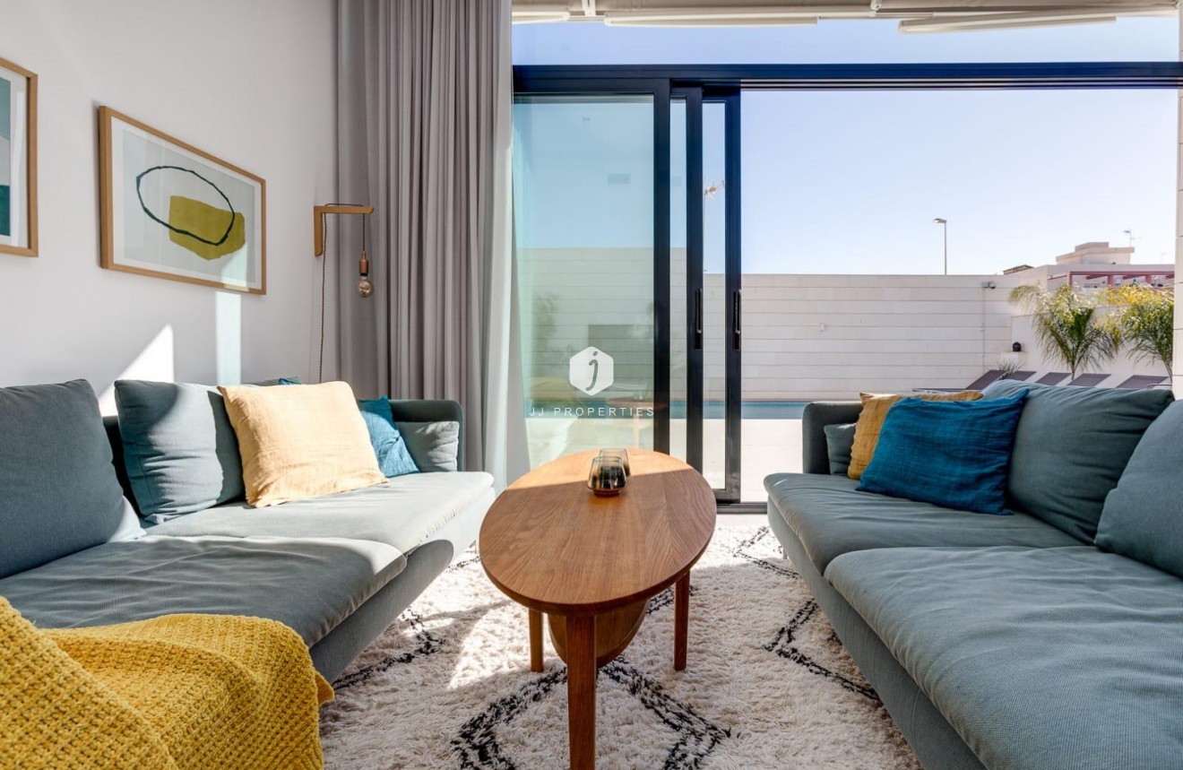 Obra nueva - Villa -
Pilar de la Horadada