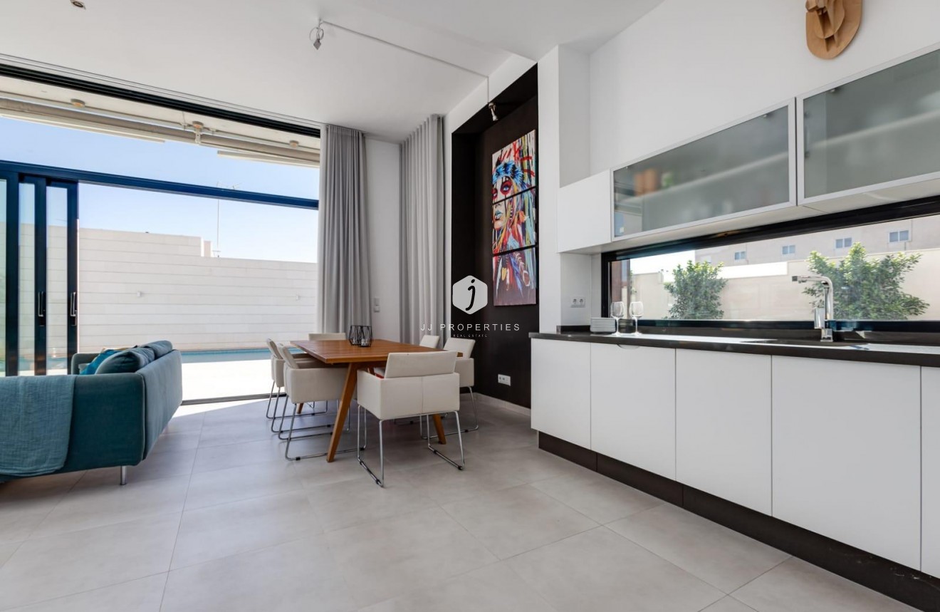 Obra nueva - Villa -
Pilar de la Horadada