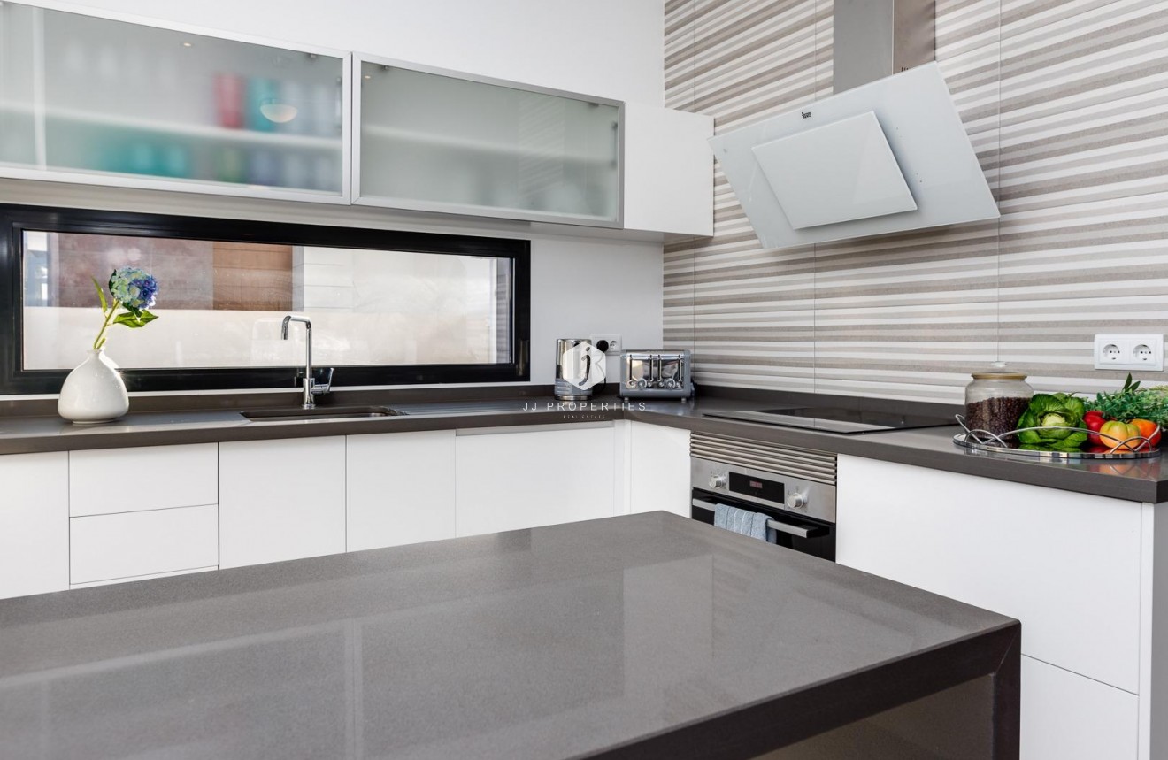 Obra nueva - Villa -
Pilar de la Horadada