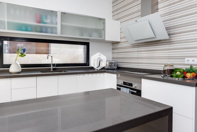 Obra nueva - Villa -
Pilar de la Horadada