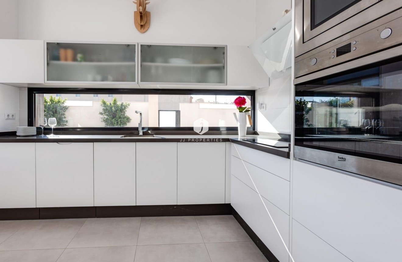 Obra nueva - Villa -
Pilar de la Horadada