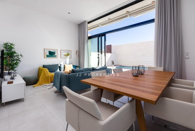 Obra nueva - Villa -
Pilar de la Horadada