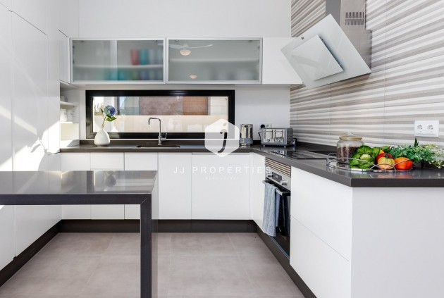 Obra nueva - Villa -
Pilar de la Horadada