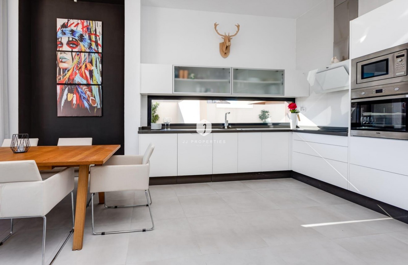 Obra nueva - Villa -
Pilar de la Horadada