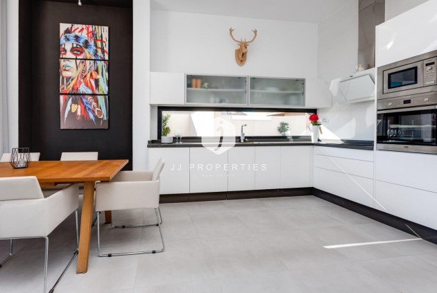 Obra nueva - Villa -
Pilar de la Horadada