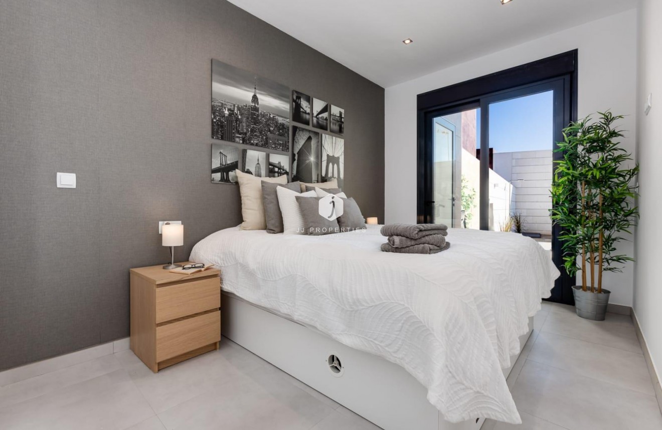 Obra nueva - Villa -
Pilar de la Horadada