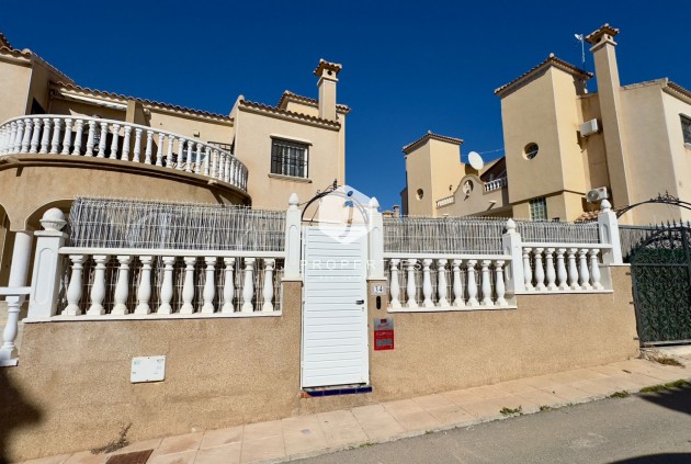 D'occasion - Villa -
Orihuela Costa - Costa Blanca