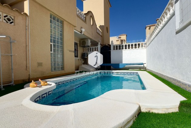 D'occasion - Villa -
Orihuela Costa - Costa Blanca