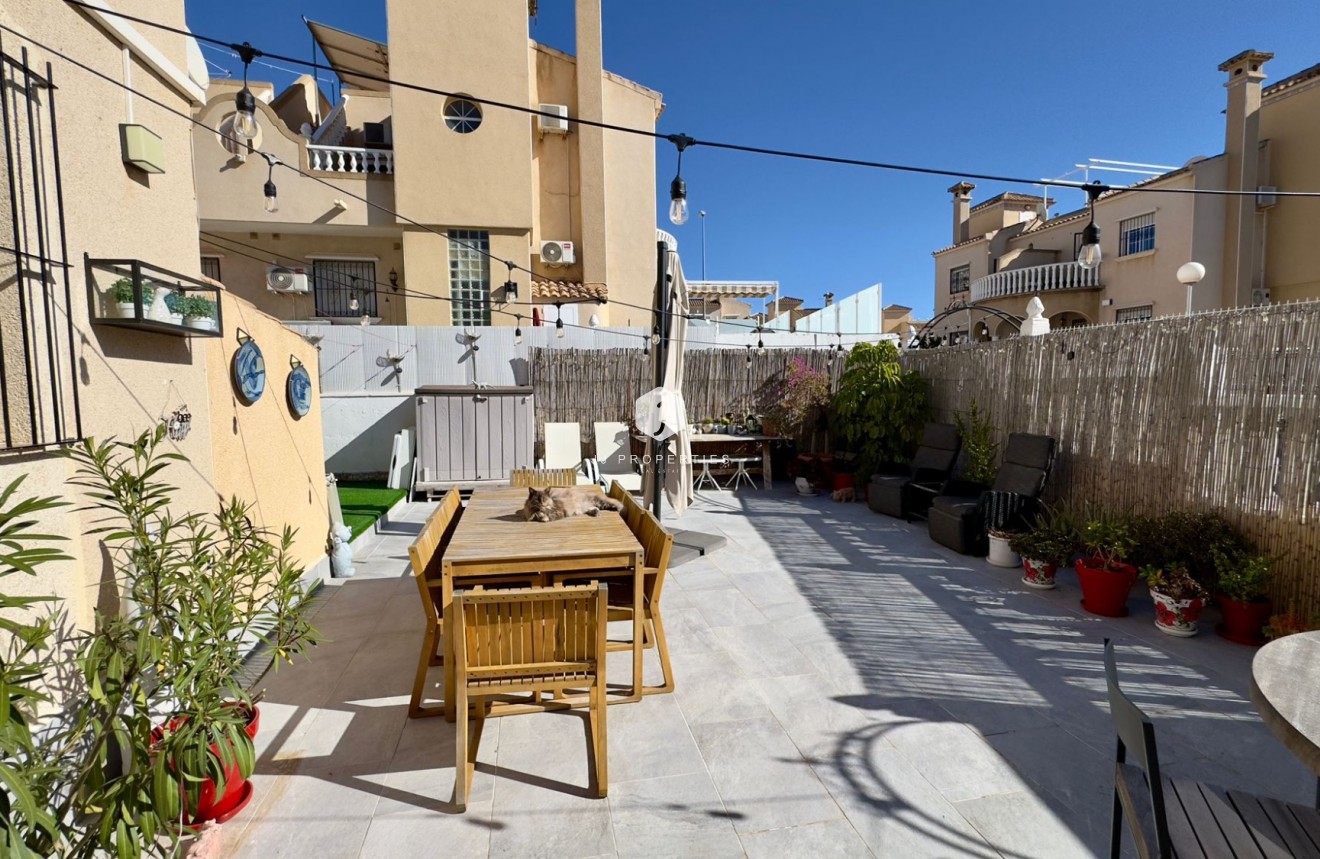 D'occasion - Villa -
Orihuela Costa - Costa Blanca