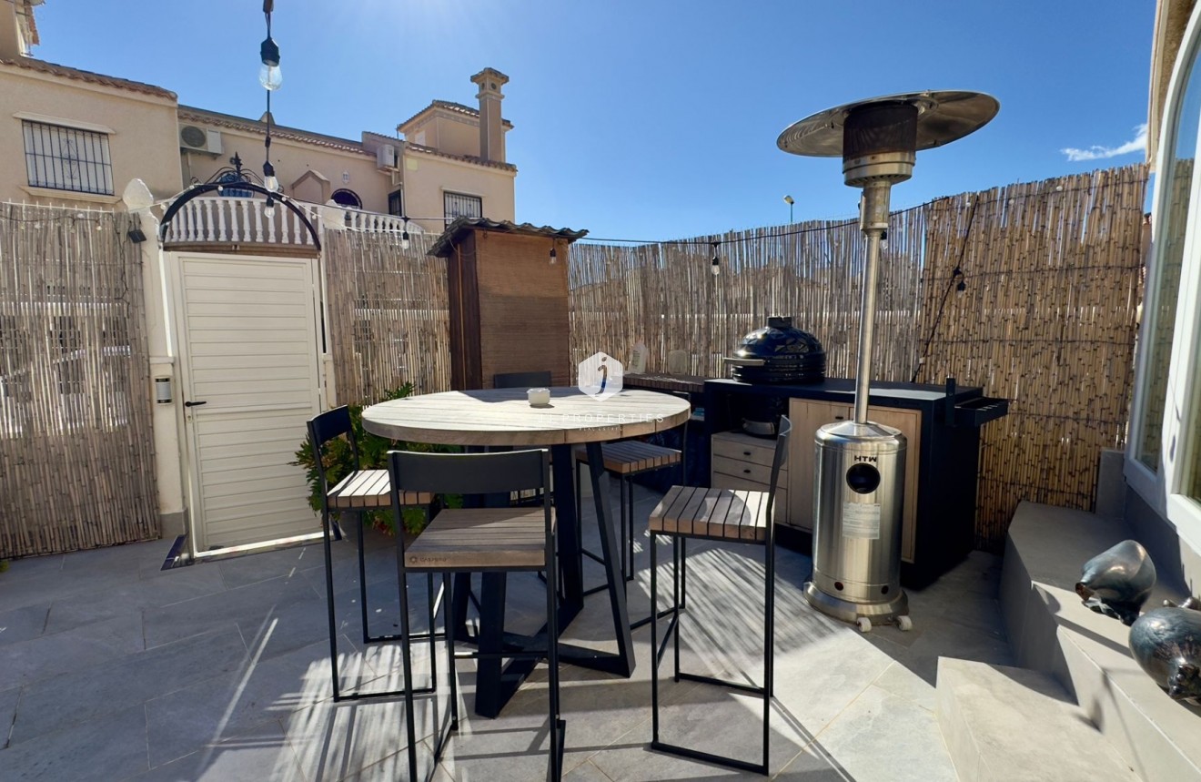 D'occasion - Villa -
Orihuela Costa - Costa Blanca