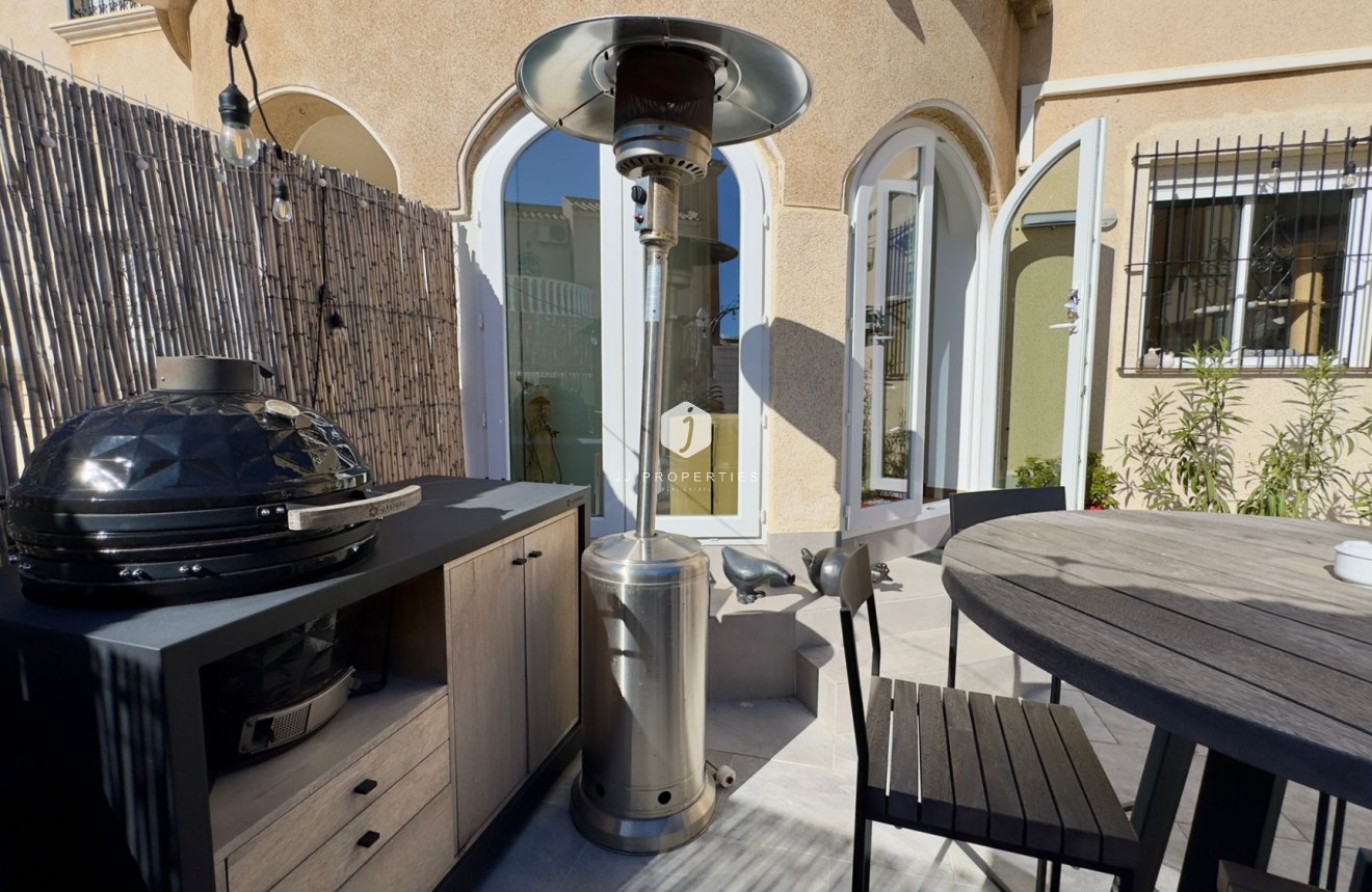 D'occasion - Villa -
Orihuela Costa - Costa Blanca