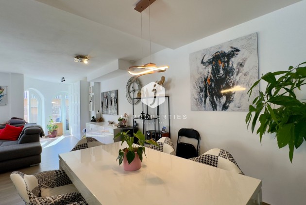 D'occasion - Villa -
Orihuela Costa - Costa Blanca