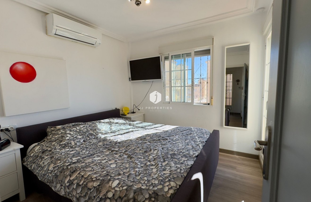 D'occasion - Villa -
Orihuela Costa - Costa Blanca